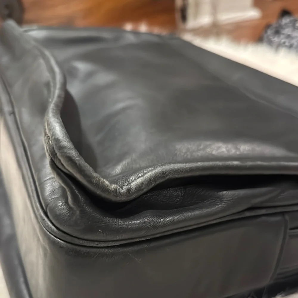 Vintage Coach Black Leather Men’s Briefcase pre-owned.
